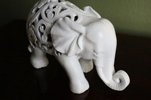 figurine d'éléphant comme porte-bonheur